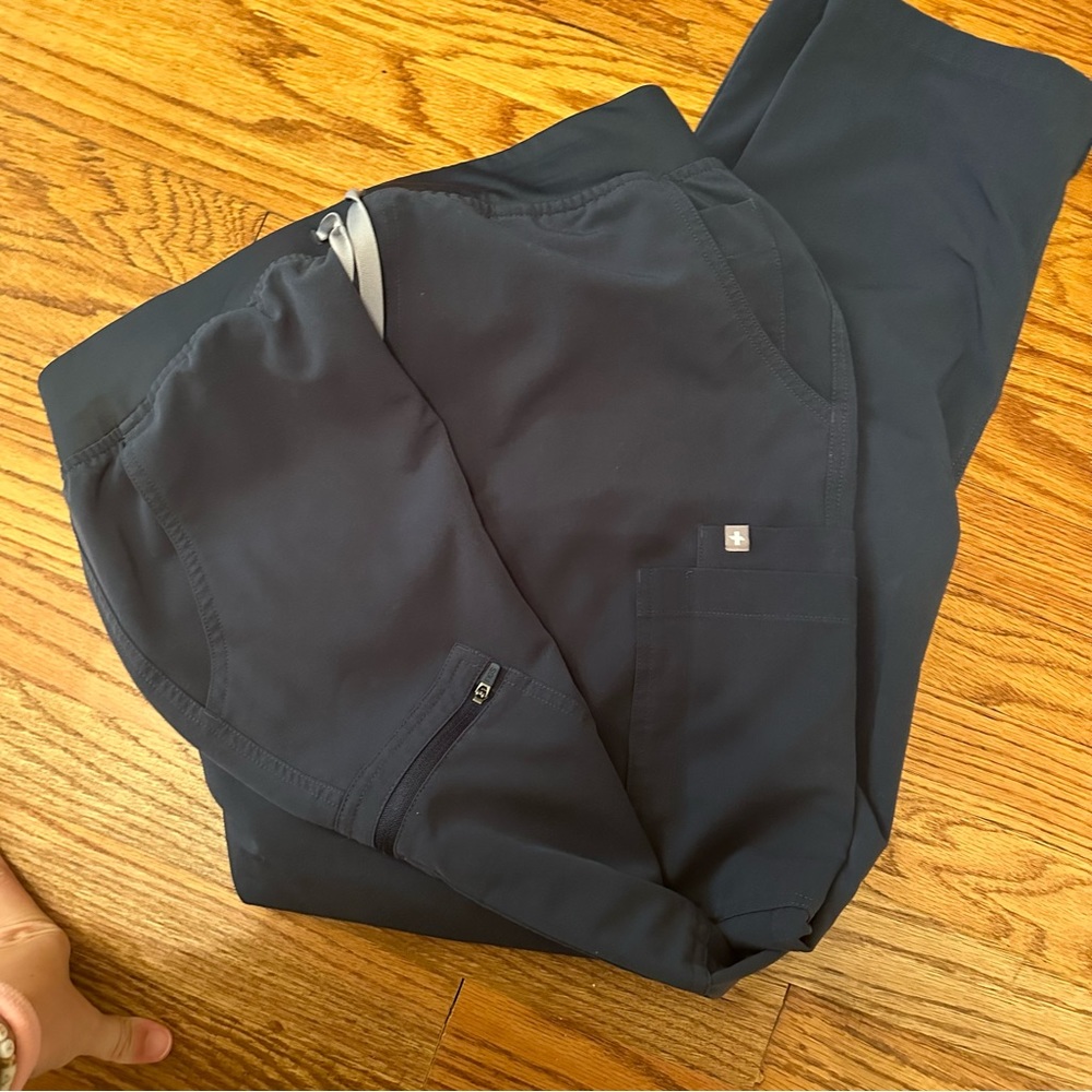 Figs Yola Skinny pant scrub size XL Tall - not the high waisted version.